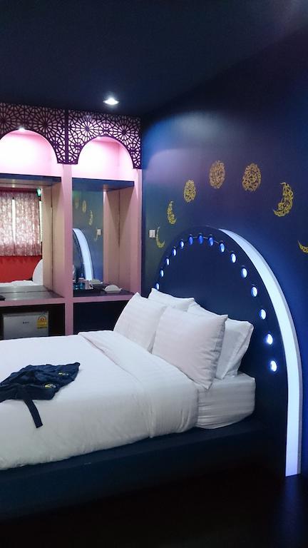 De Ja Moon Hostel شيانغ ماي الغرفة الصورة