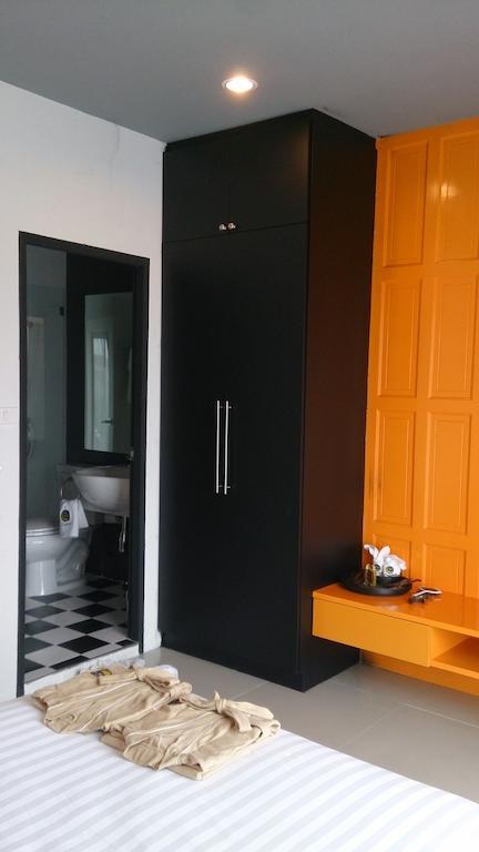 De Ja Moon Hostel شيانغ ماي الغرفة الصورة